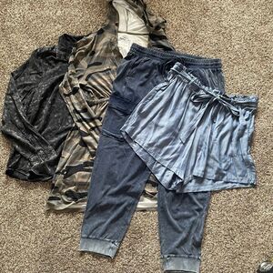 Torrid size 1 (14/16) women’s clothing bundle
